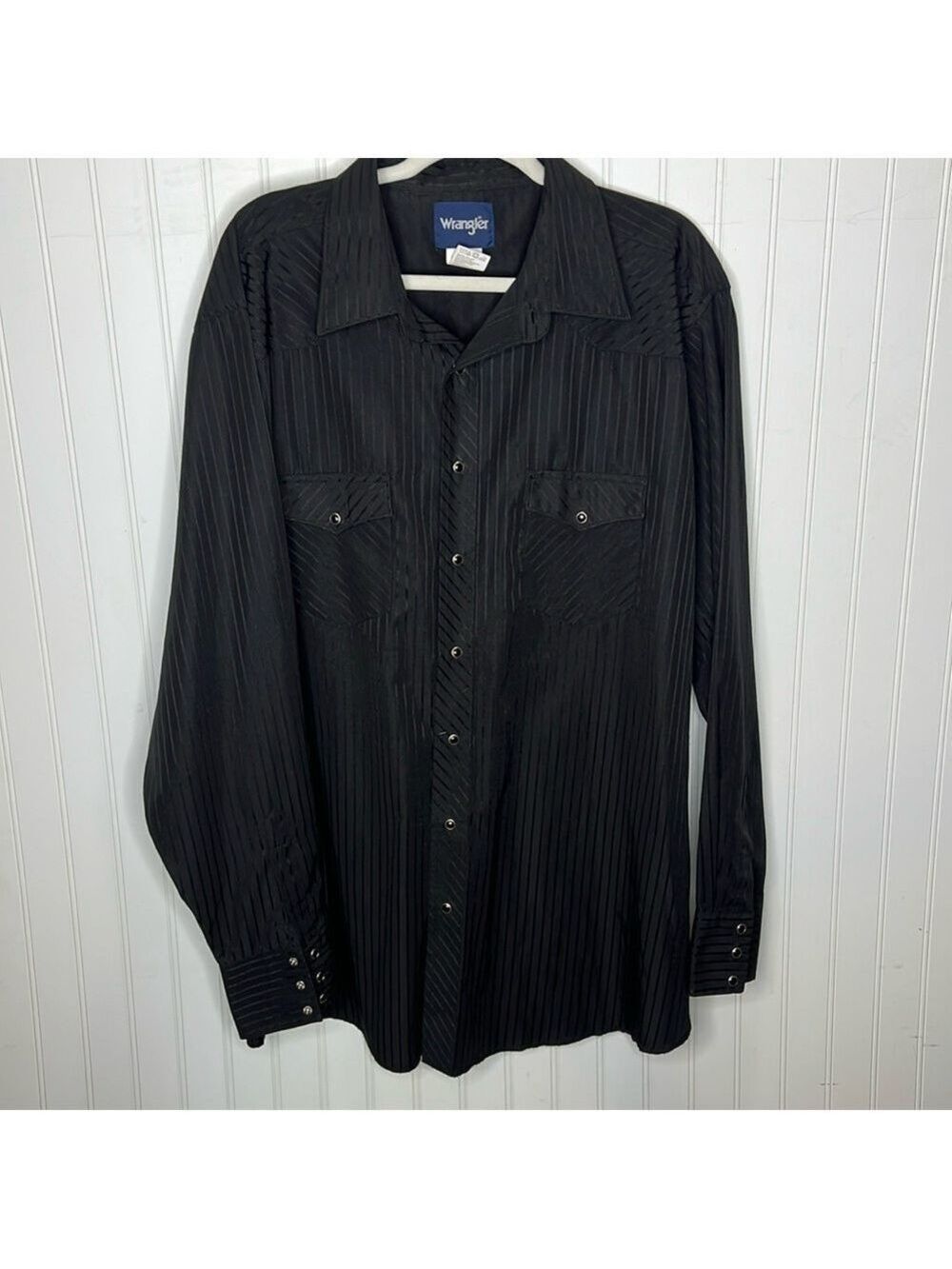 - Wrangler Black on Black Long Sleeve Snap Shirt Size 2XLT